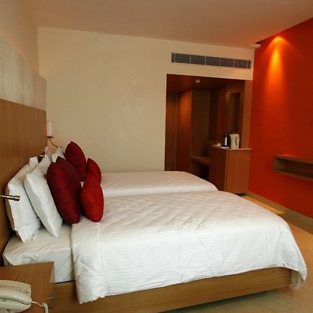 Time Square - The Landmark Hotel Hyderabad Luaran gambar